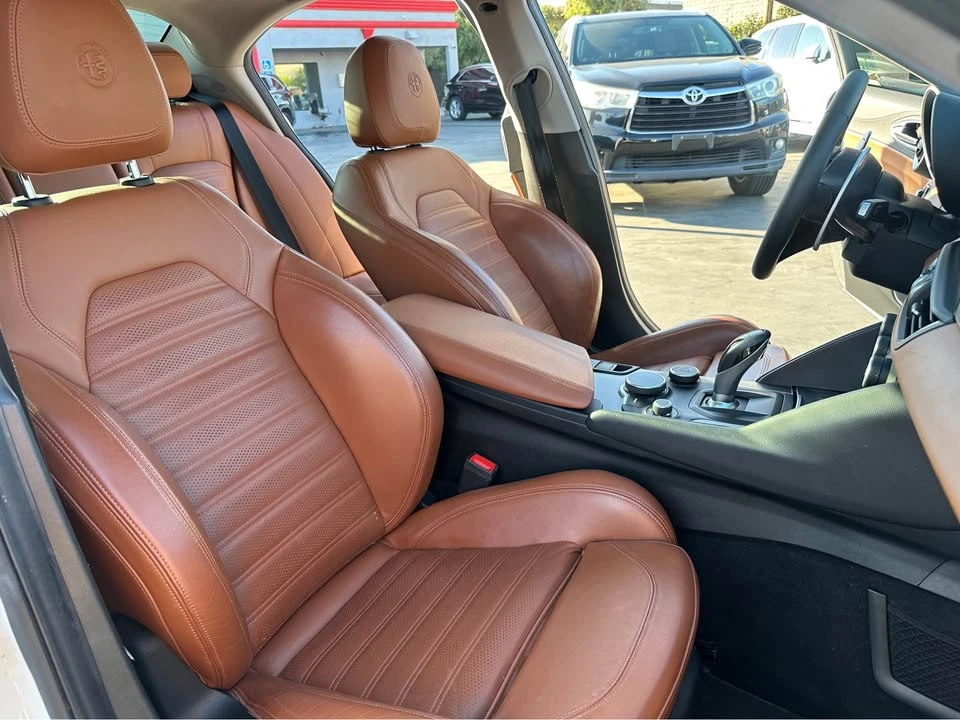 2018 Alfa Romeo Giulia - Image 12 of 20