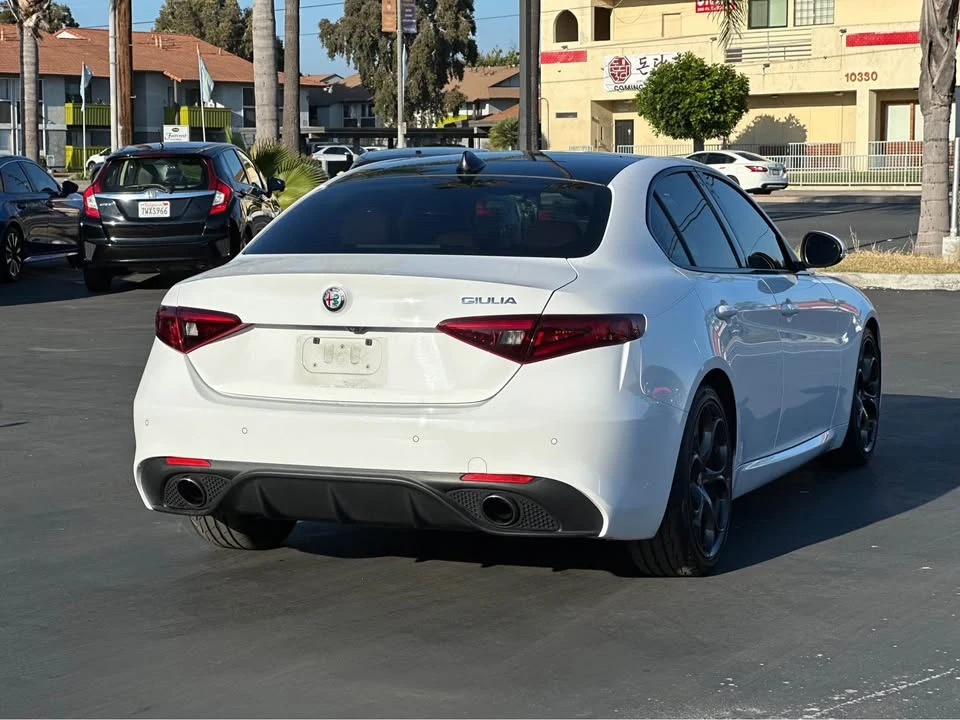 2018 Alfa Romeo Giulia - Image 7 of 20