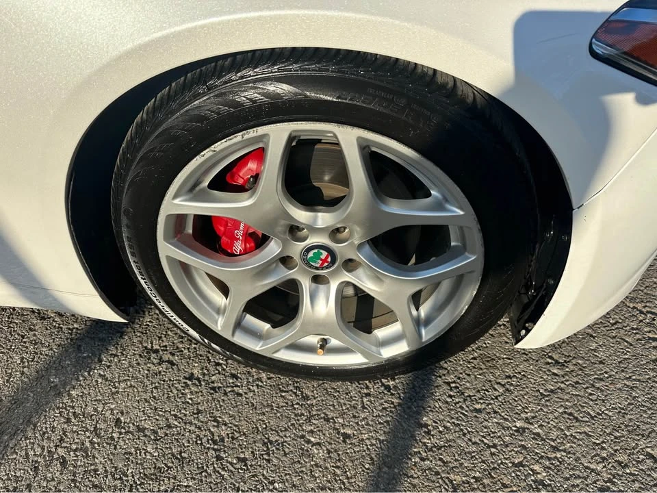 2018 Alfa Romeo Giulia - Image 5 of 12