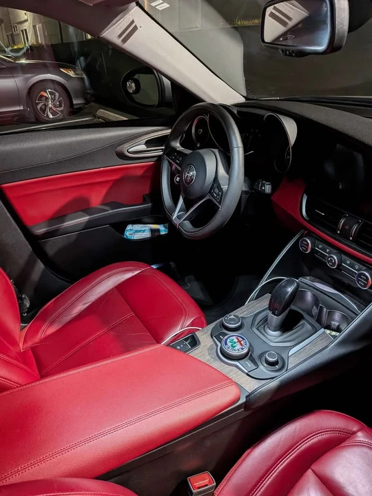 2018 Alfa Romeo Giulia - Image 6 of 9