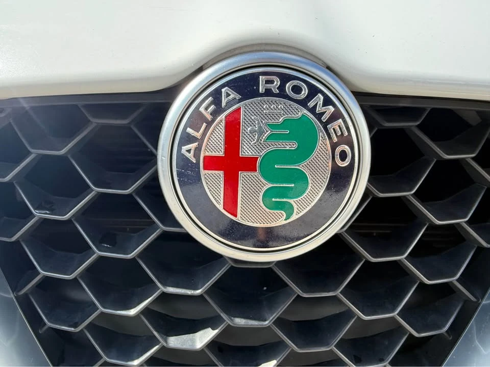 2018 Alfa Romeo Giulia - Image 20 of 20