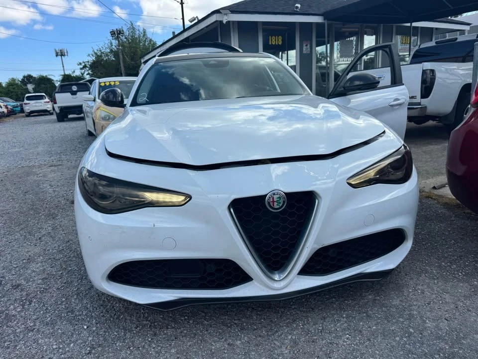 2018 Alfa Romeo Giulia - Image 19 of 19
