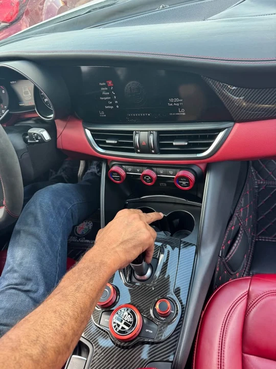 2018 Alfa Romeo Giulia - Image 14 of 19
