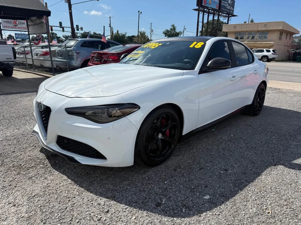 2018 Alfa Romeo Giulia - Image 18 of 20