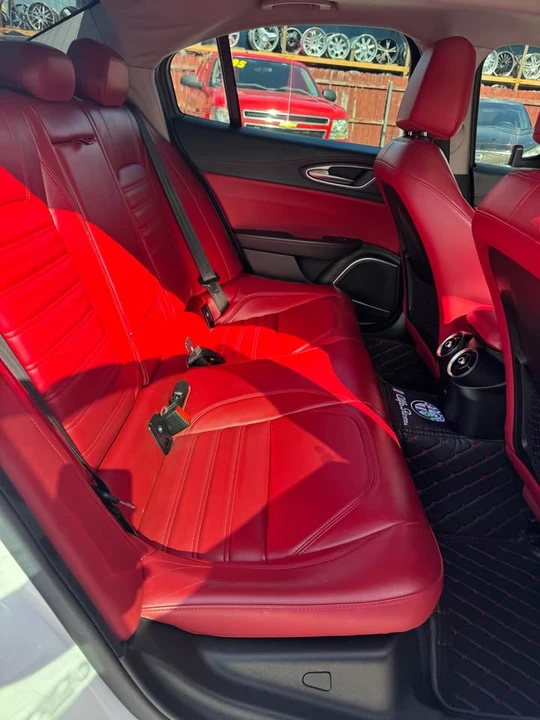 2018 Alfa Romeo Giulia - Image 9 of 20