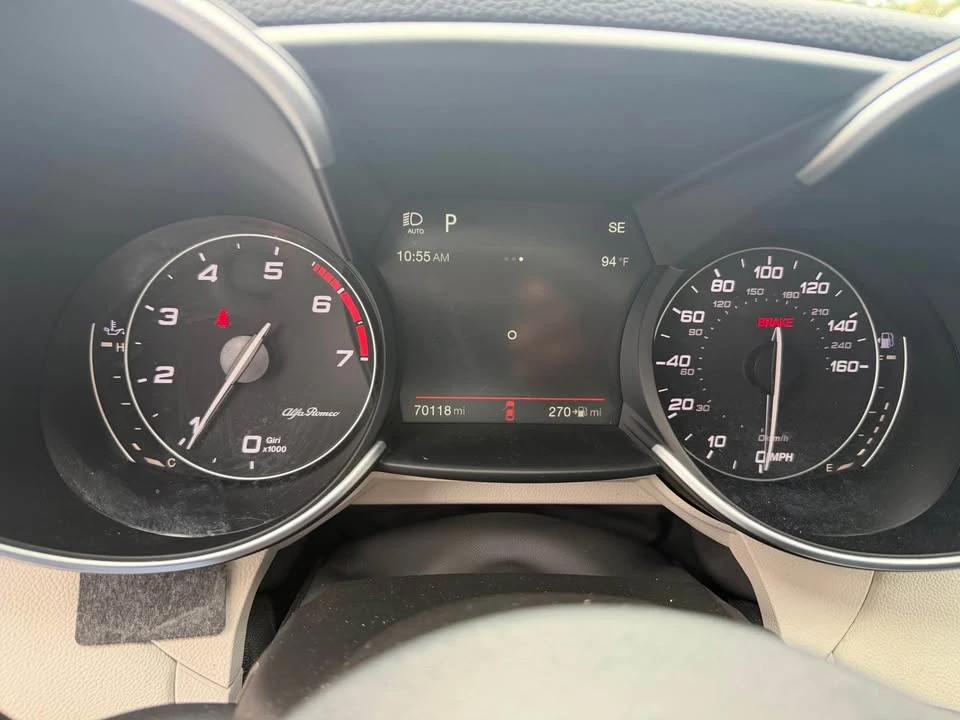 2018 Alfa Romeo Giulia - Image 11 of 13