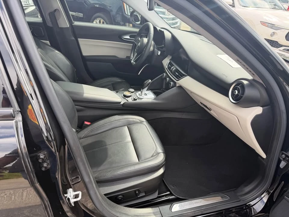 2018 Alfa Romeo Giulia - Image 6 of 13