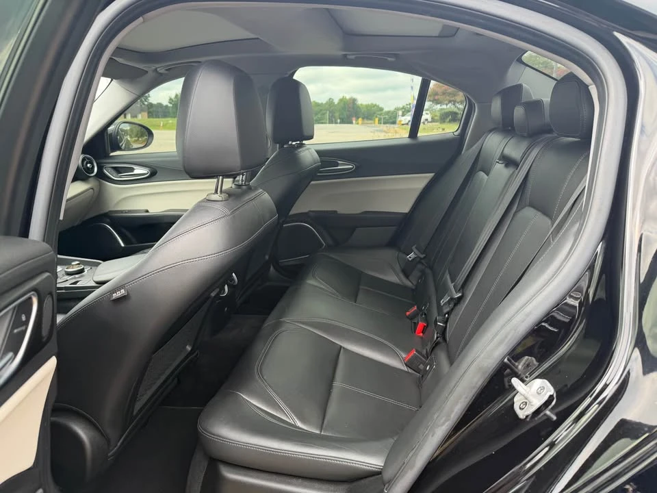 2018 Alfa Romeo Giulia - Image 8 of 13