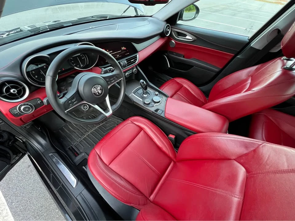 2018 Alfa Romeo Giulia - Image 14 of 20