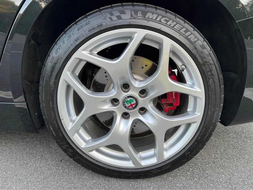 2018 Alfa Romeo Giulia - Image 12 of 20