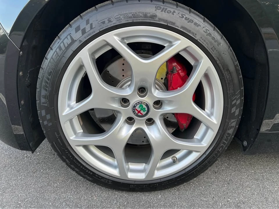 2018 Alfa Romeo Giulia - Image 11 of 20