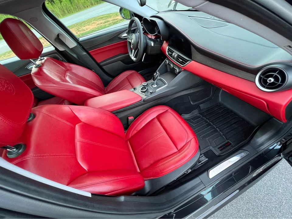 2018 Alfa Romeo Giulia - Image 16 of 20