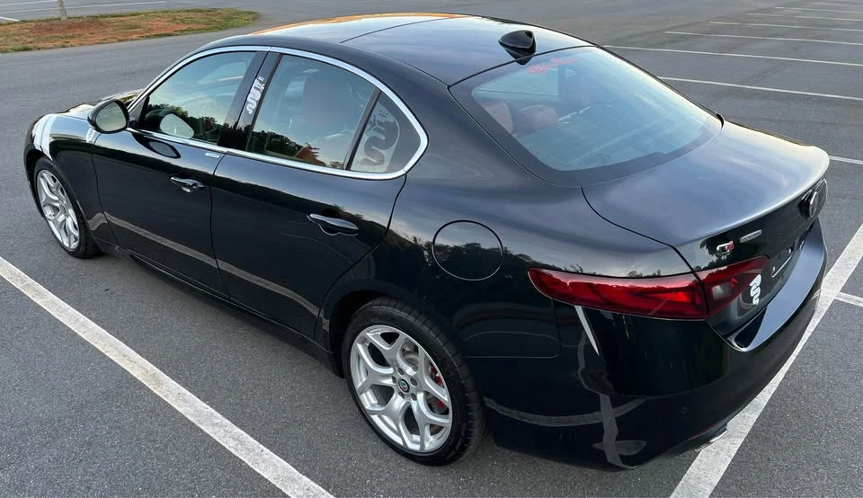 2018 Alfa Romeo Giulia - Image 8 of 20