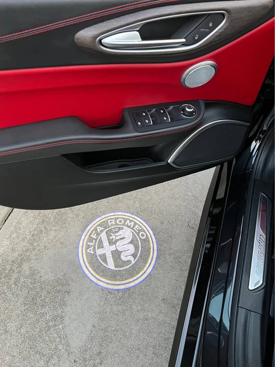 2018 Alfa Romeo Giulia - Image 13 of 20