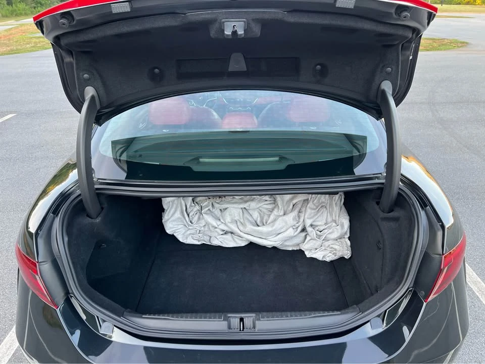 2018 Alfa Romeo Giulia - Image 19 of 20