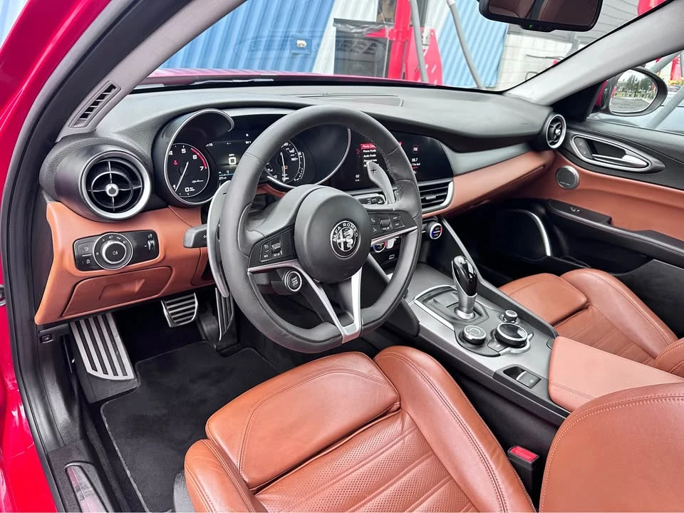 2018 Alfa Romeo Giulia - Image 6 of 8