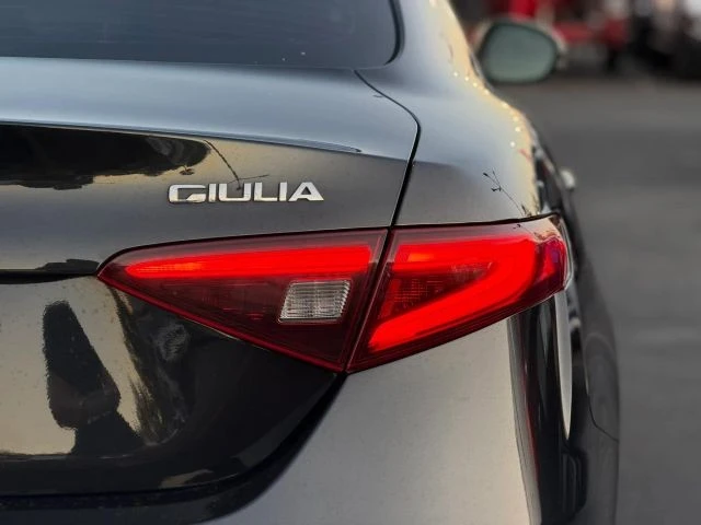 2018 Alfa Romeo Giulia - Image 9 of 27