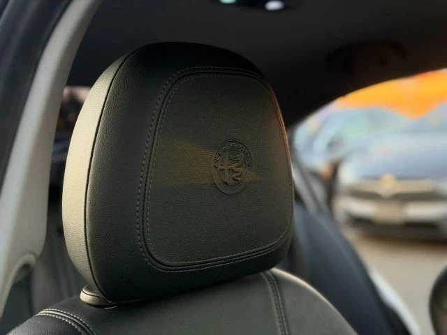 2018 Alfa Romeo Giulia - Image 18 of 27