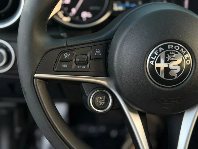 2018 Alfa Romeo Giulia - Image 20 of 27