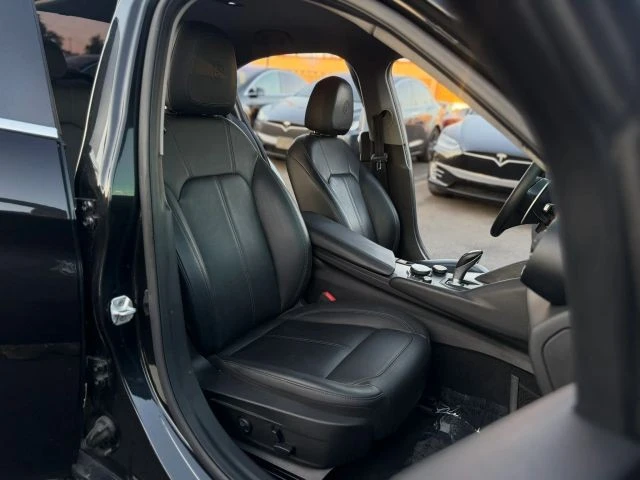 2018 Alfa Romeo Giulia - Image 11 of 27