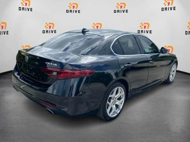 2018 Alfa Romeo Giulia - Image 5 of 15