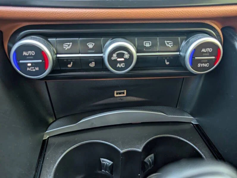 2018 Alfa Romeo Giulia - Image 10 of 20