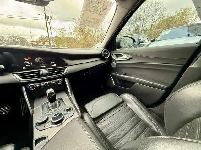 2018 Alfa Romeo Giulia - Image 18 of 20