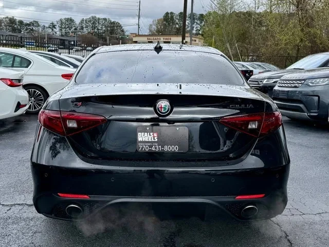 2018 Alfa Romeo Giulia - Image 9 of 20