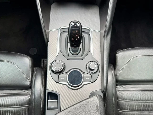 2018 Alfa Romeo Giulia - Image 19 of 20