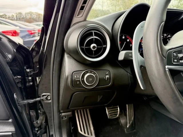 2018 Alfa Romeo Giulia - Image 13 of 20