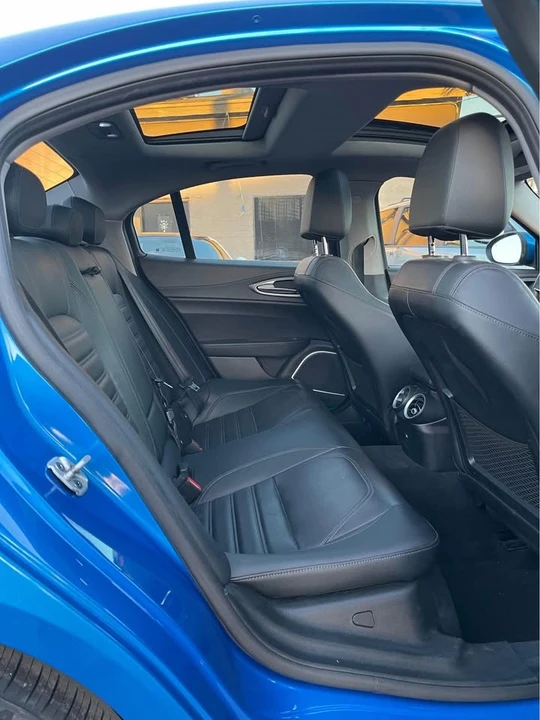 2018 Alfa Romeo Giulia - Image 6 of 14