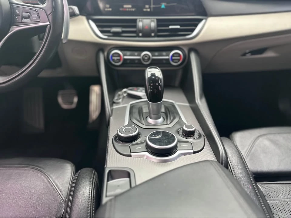 2018 Alfa Romeo Giulia - Image 6 of 9