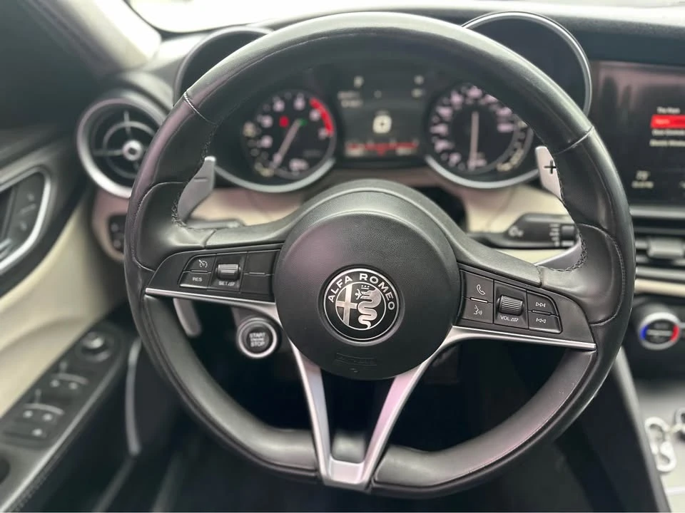 2018 Alfa Romeo Giulia - Image 8 of 9