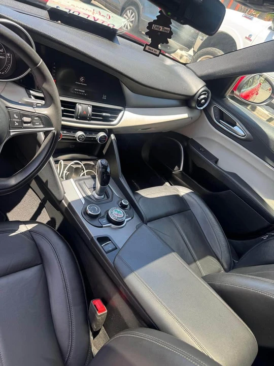 2018 Alfa Romeo Giulia - Image 8 of 8