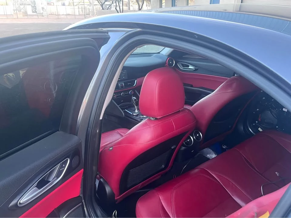 2018 Alfa Romeo Giulia - Image 14 of 19