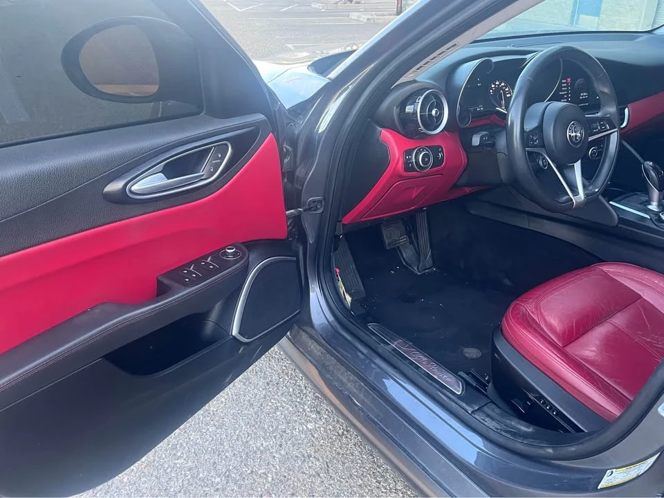 2018 Alfa Romeo Giulia - Image 19 of 19