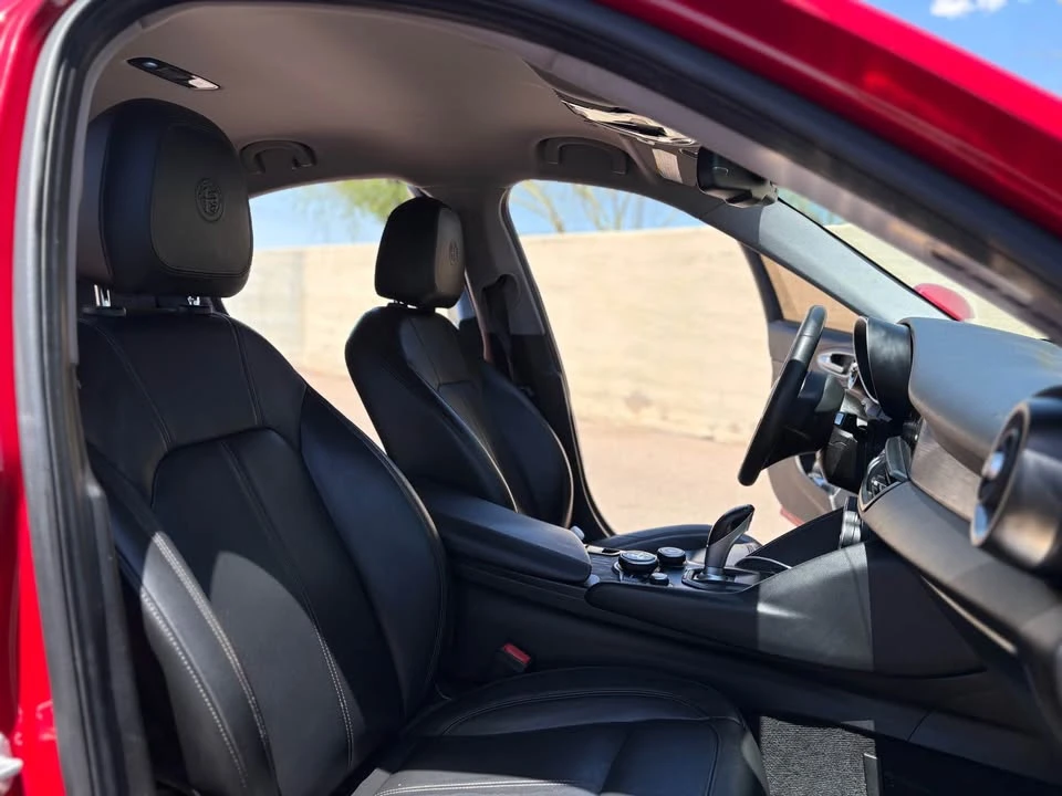 2018 Alfa Romeo Giulia - Image 13 of 19