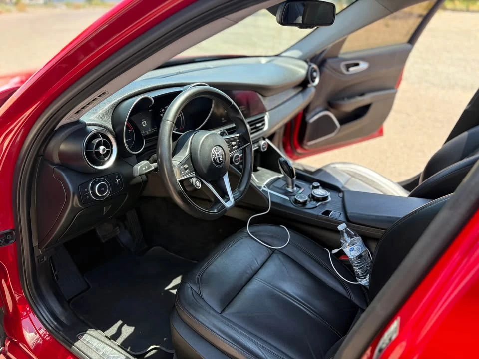 2018 Alfa Romeo Giulia - Image 18 of 19