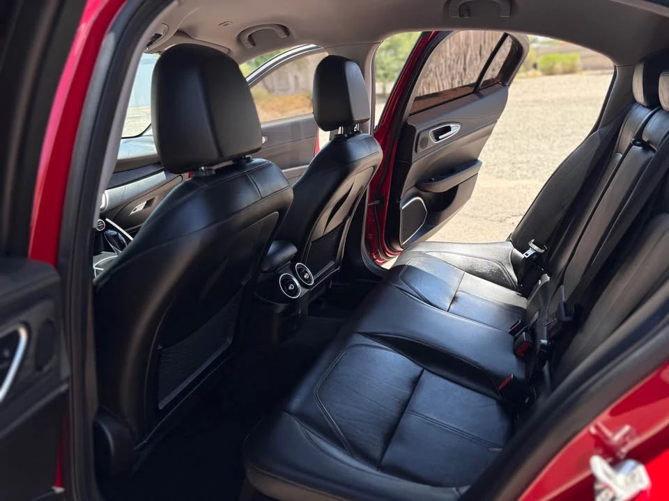 2018 Alfa Romeo Giulia - Image 16 of 19