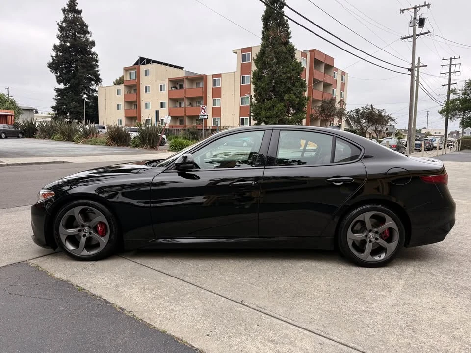 2018 Alfa Romeo Giulia - Image 4 of 16