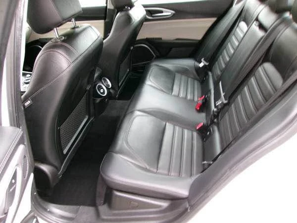 2018 Alfa Romeo Giulia - Image 11 of 20