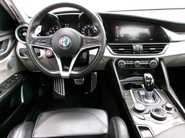 2018 Alfa Romeo Giulia - Image 13 of 20