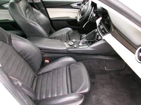 2018 Alfa Romeo Giulia - Image 10 of 20
