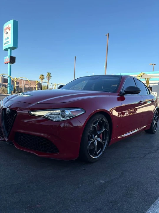 2018 Alfa Romeo Giulia - Image 5 of 19