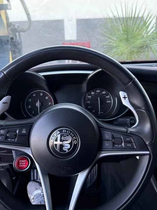 2018 Alfa Romeo Giulia - Image 10 of 19