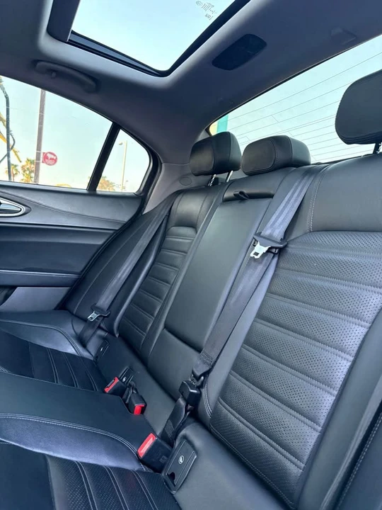 2018 Alfa Romeo Giulia - Image 8 of 15
