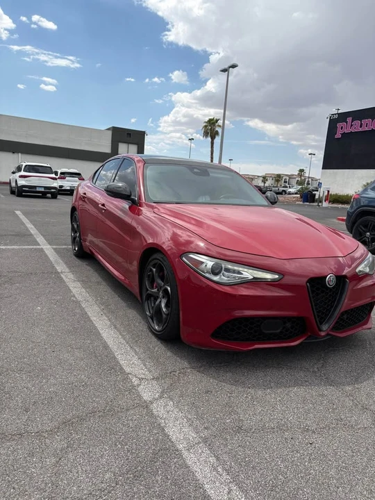 2018 Alfa Romeo Giulia - Image 5 of 15