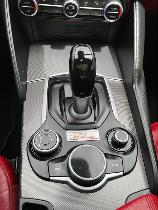 2018 Alfa Romeo Giulia - Image 12 of 15
