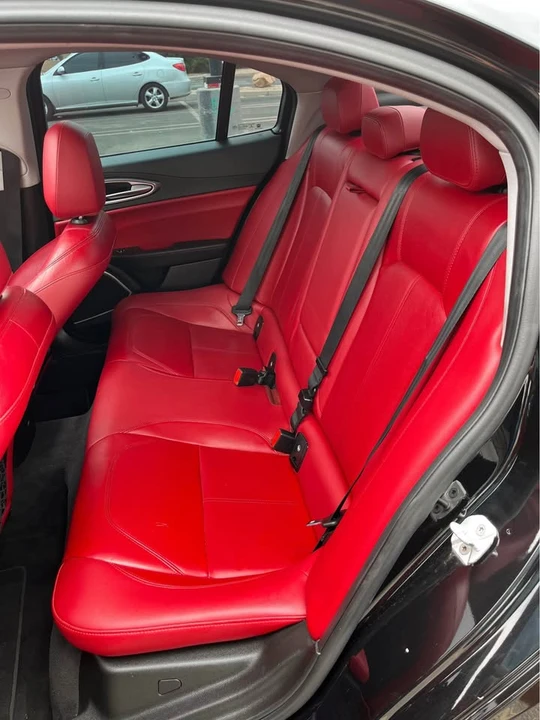 2018 Alfa Romeo Giulia - Image 8 of 15
