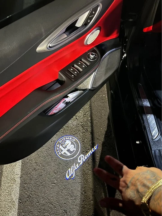 2018 Alfa Romeo Giulia - Image 14 of 15